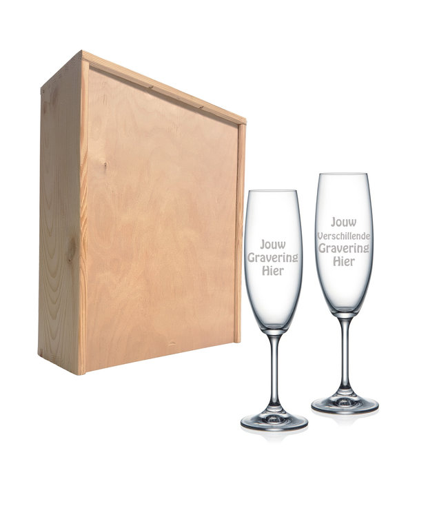 Houten kist met champagneglazen graveren