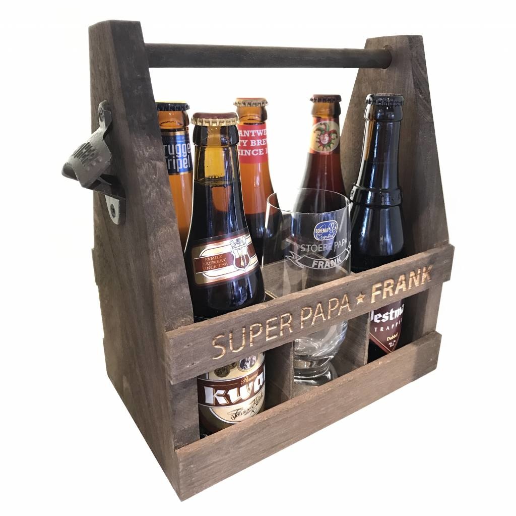 Houten krat met eigen tekst, 6 biertjes & opener JustMoreGifts Houten krat met eigen tekst, 6 biertjes & opener JustMoreGifts