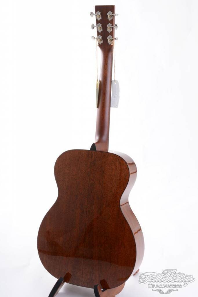 Martin 00018 Western Gitaar met koffer