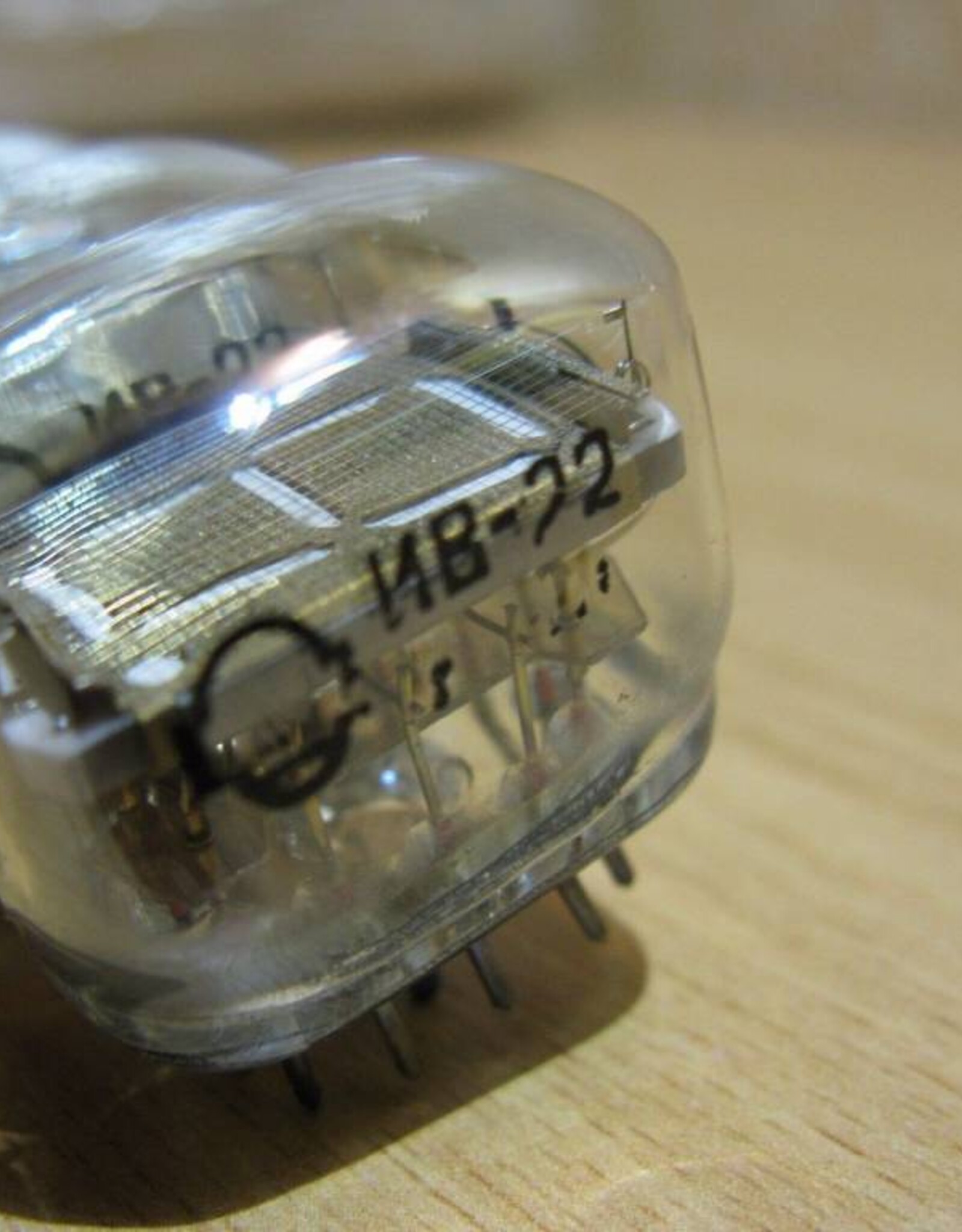 Nixie IV-22 (ИВ-22) VFD Buis, Post USSR, Vintage