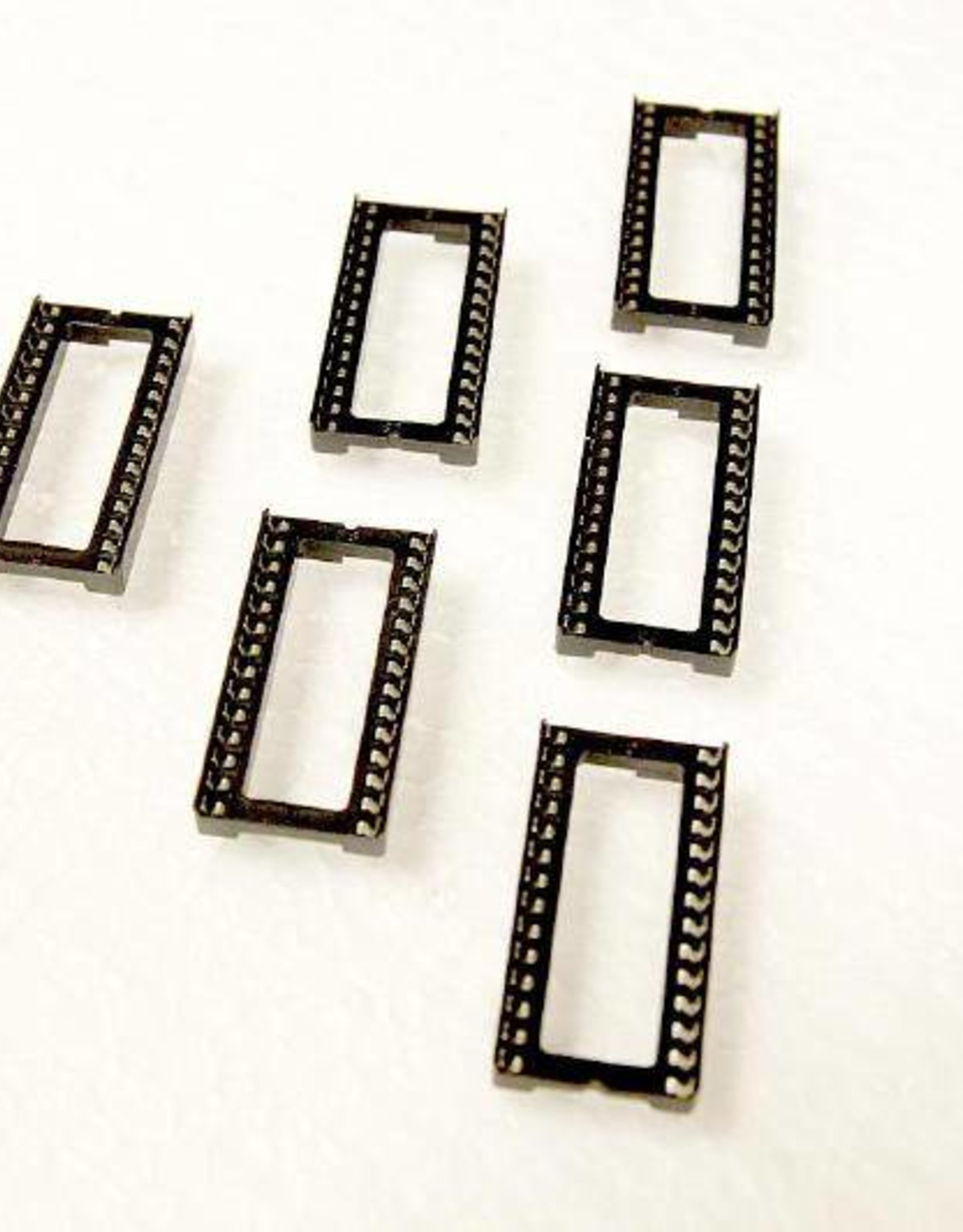 IC Voet 28 Pins Breed