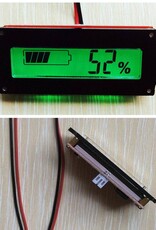 Accu Capaciteitsmeter, 12 Volt met groen verlicht LCD display, en percentage meting