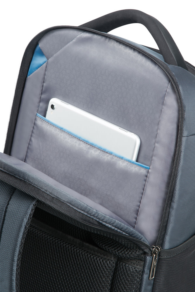 vectura evo laptop backpack 15.6