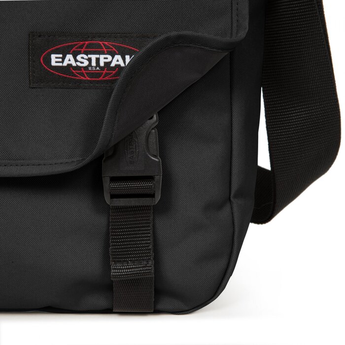 Eastpak Delegate + 16" laptop-Schoudertas zwart