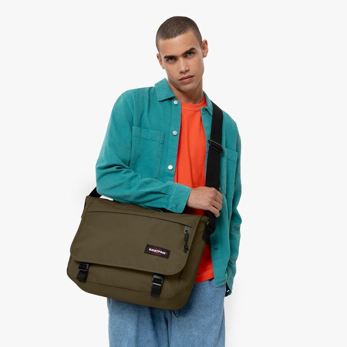 Eastpak Delegate + 15.6" laptop-Schoudertas army olive