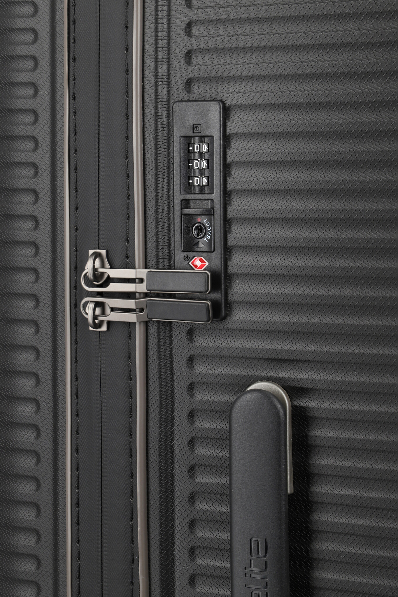 Travelite Travelite Roomer 78CM-101L reiskoffer zwart