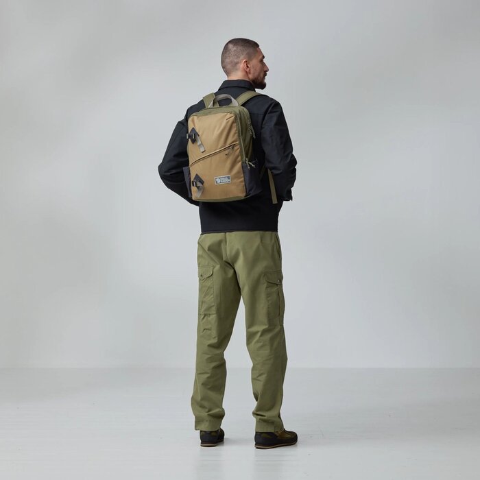 Fjällräven Fjällräven Vardag Backpack 17L 15" laptop-rugtas coal black