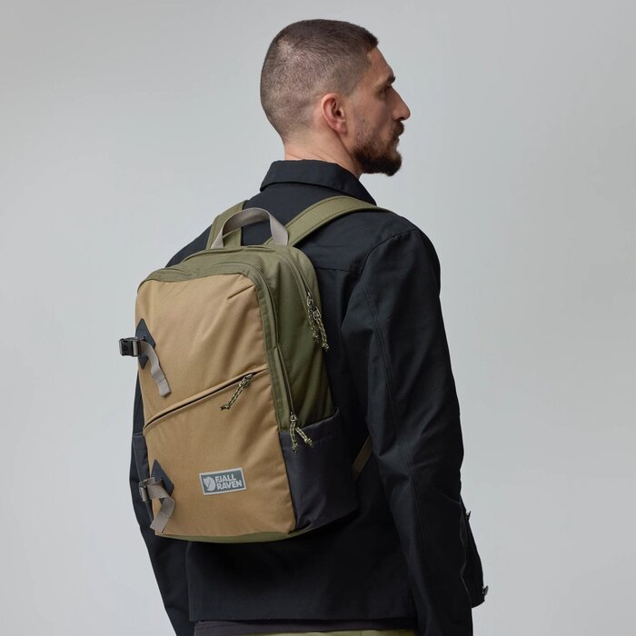 Fjällräven Fjällräven Vardag Backpack 17L 15" laptop-rugtas coal black