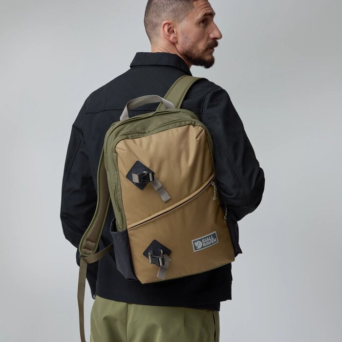 Fjällräven Fjällräven Vardag Backpack 17L 15" laptop-rugtas coal black