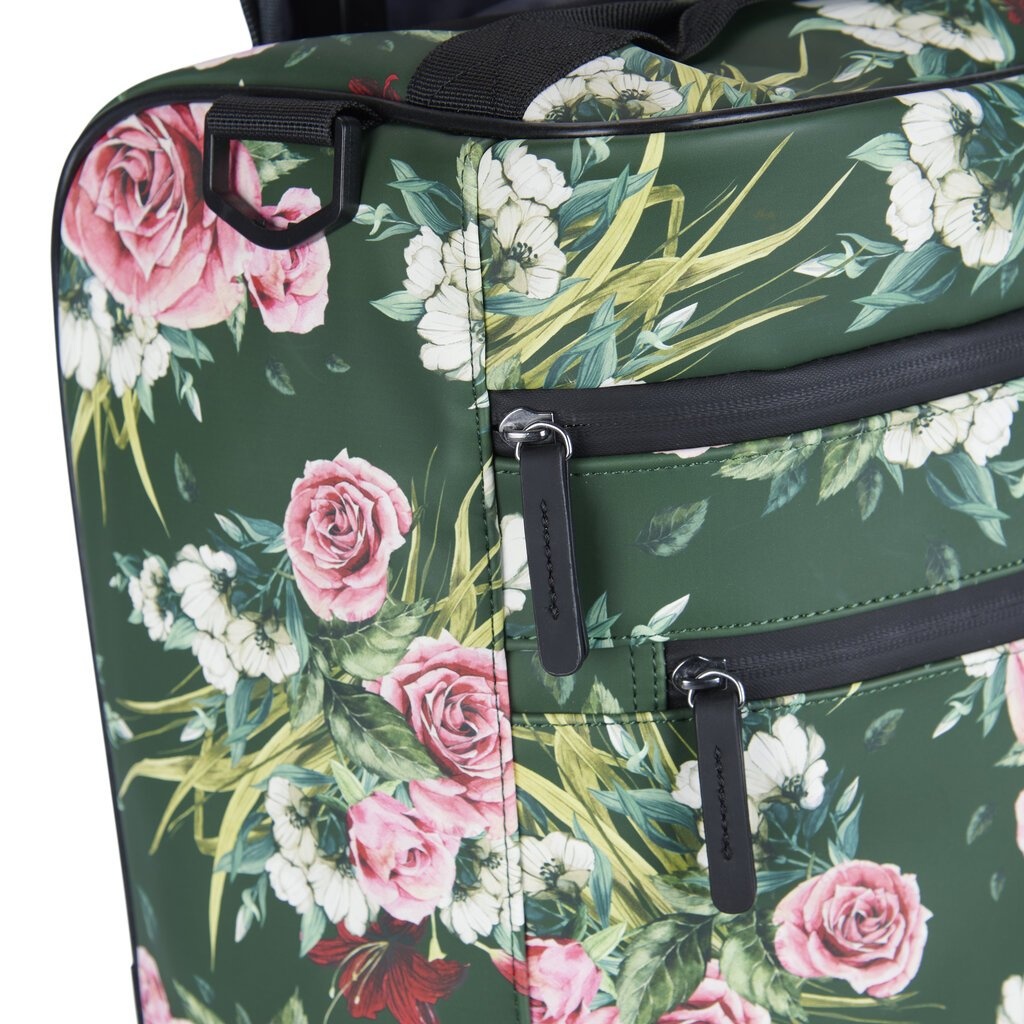 New Rebels Flora Laredo Fremont On Board Trolley groen