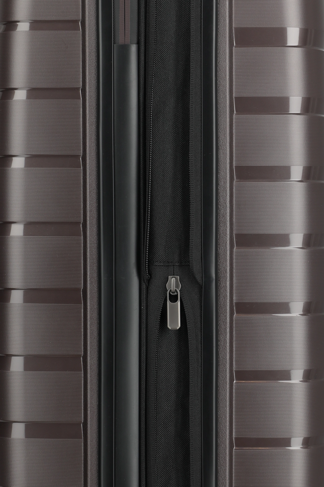 Travelite Air Base M 4-wiel trolley 71-82L Coffee