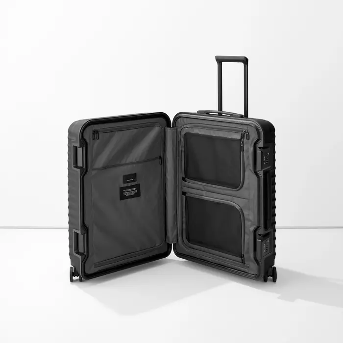 Titan Titan Overseas 4-w trolley M+ 84L zwart