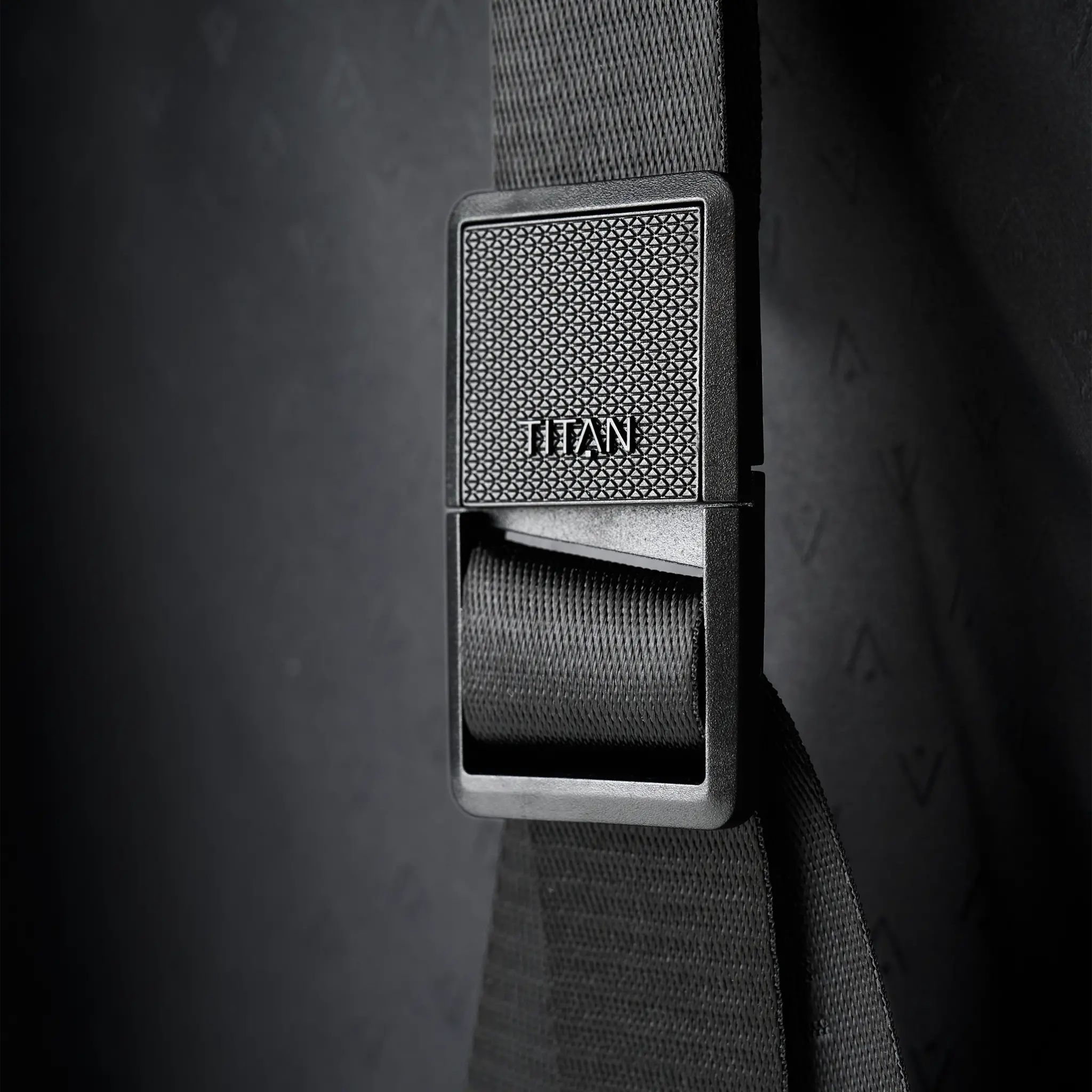 Titan Titan Overseas 4-w trolley M+ 84L groen