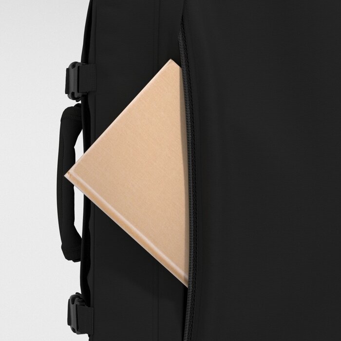 Cabin Zero Classic 44L ultra light absolute black