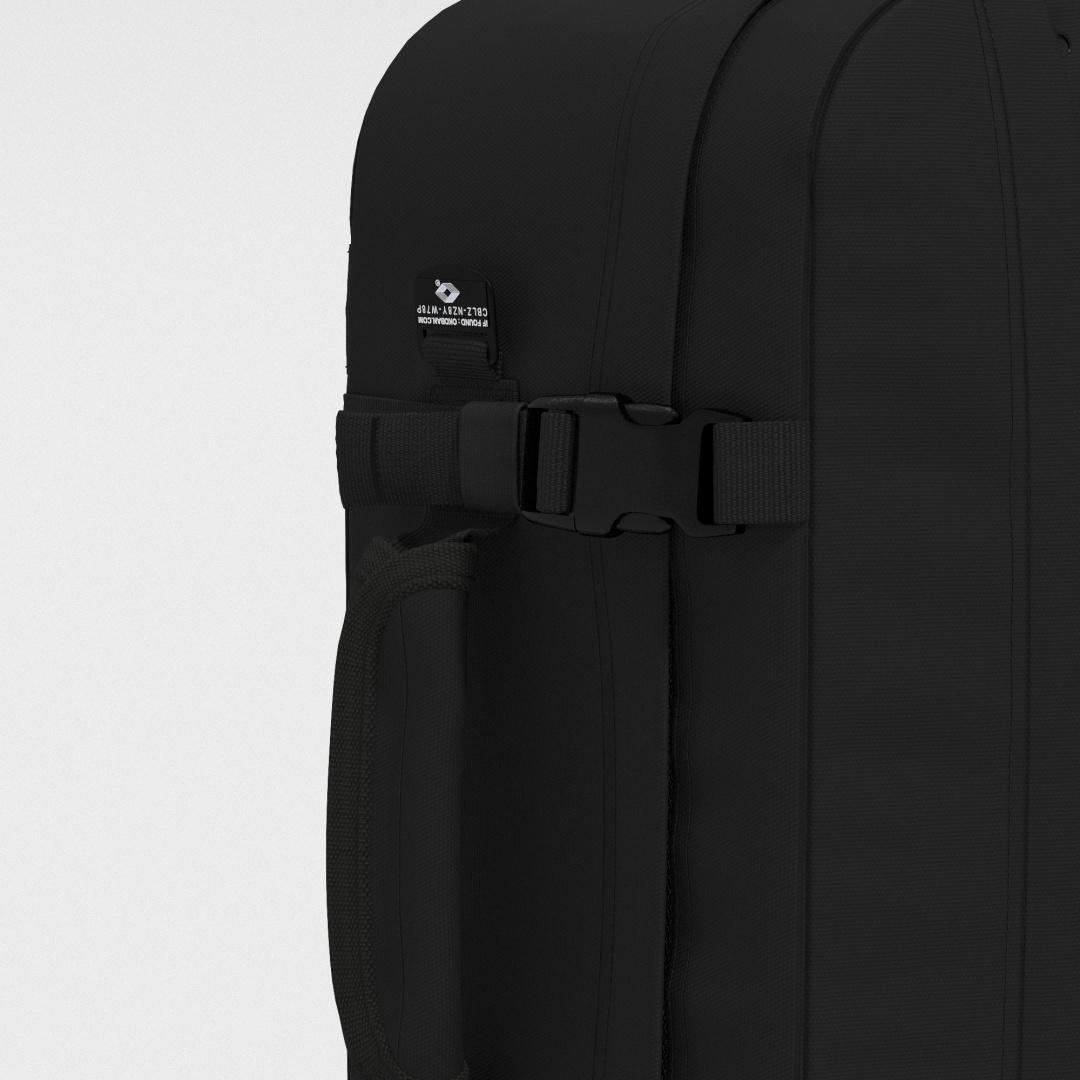 Cabin Zero Classic 44L ultra light absolute black