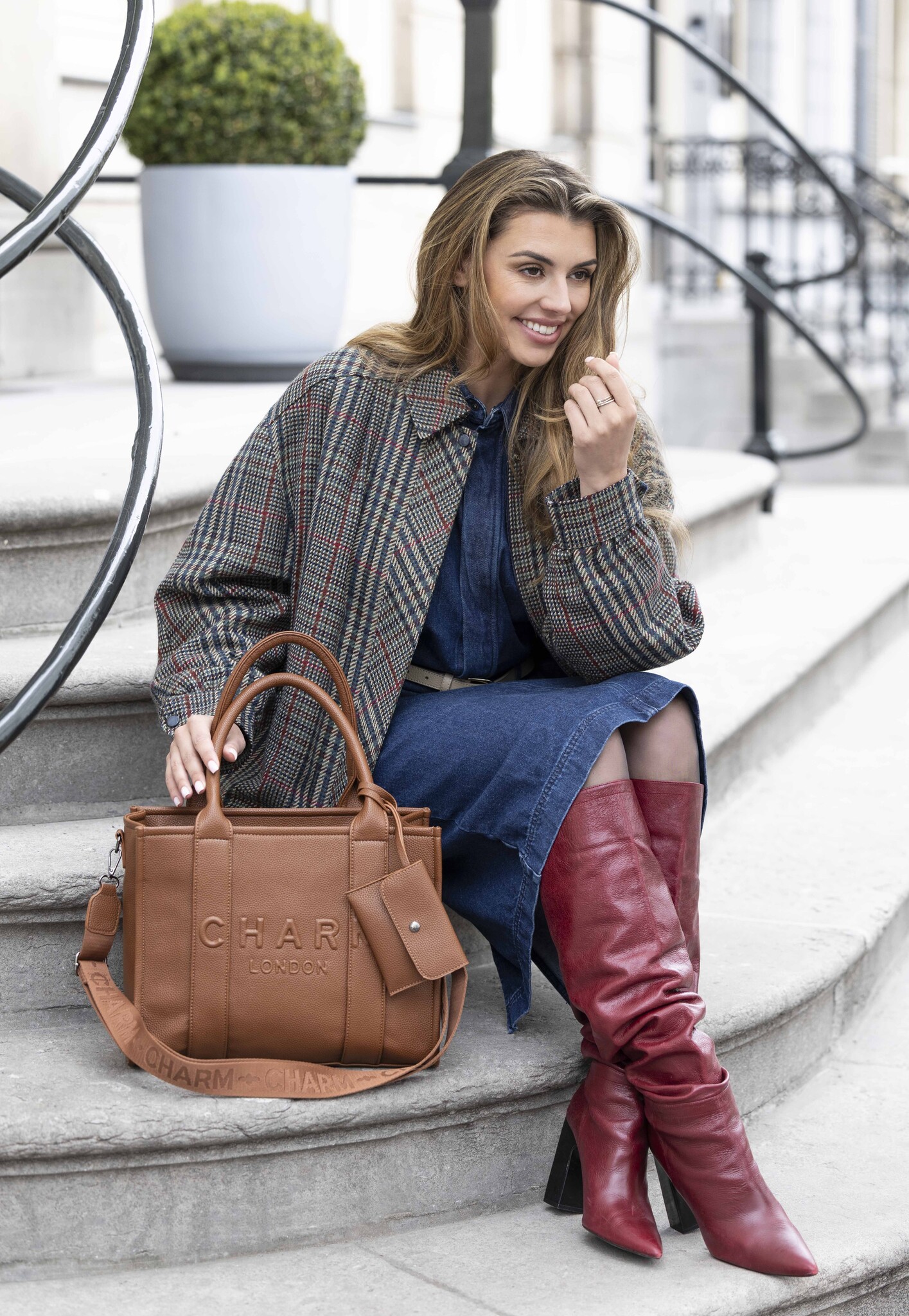 Charm London Charm London Bond middelgrote shopper zwart