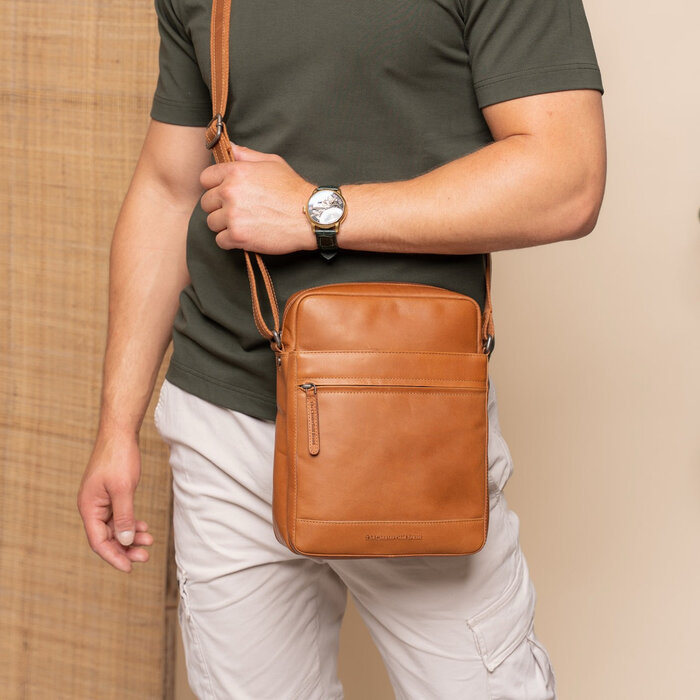 Chesterfield Chesterfield Anzora reporter-schoudertas cognac
