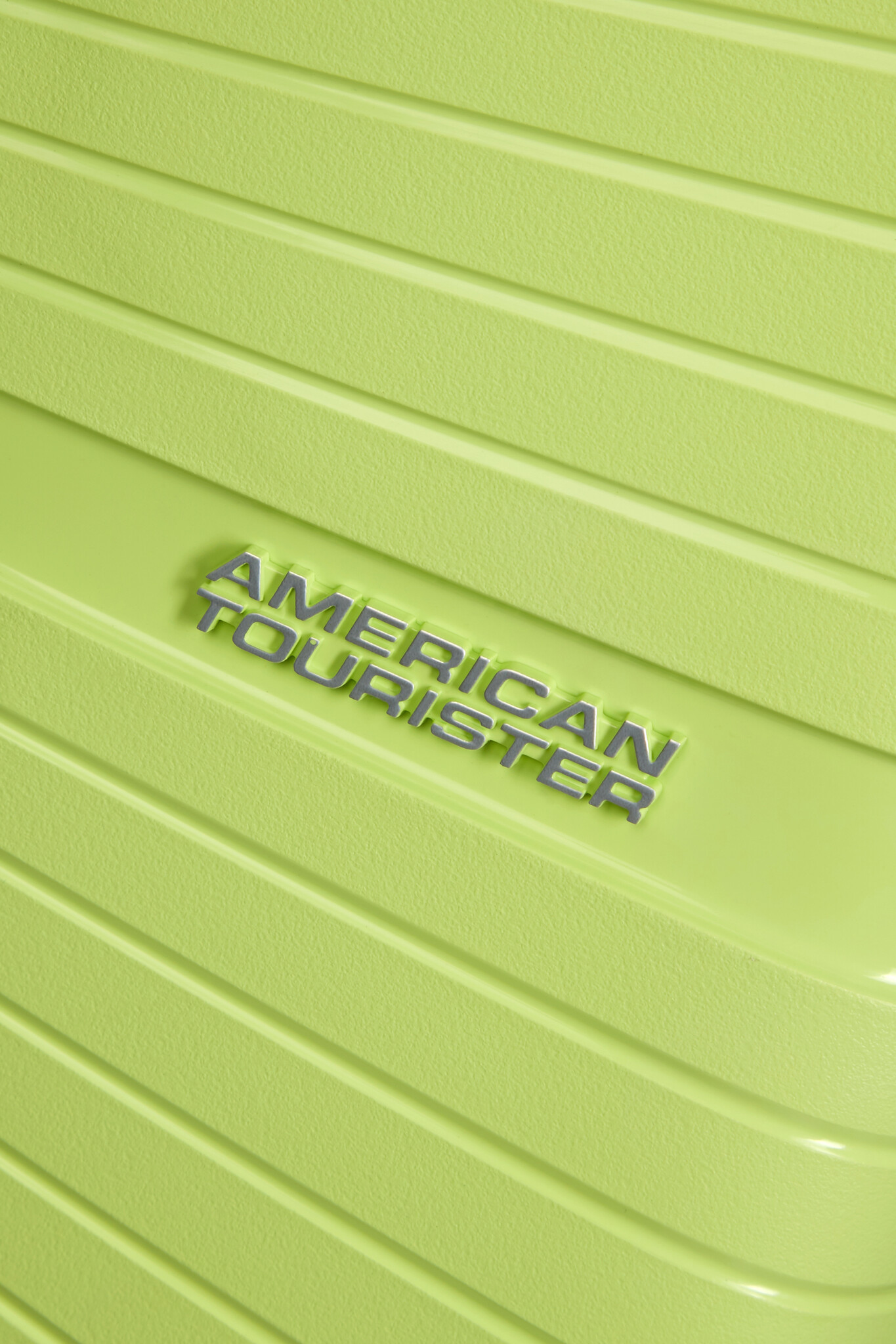 American Tourister Airconic reiskoffer spinner 77-101L-3.2KG electric lime