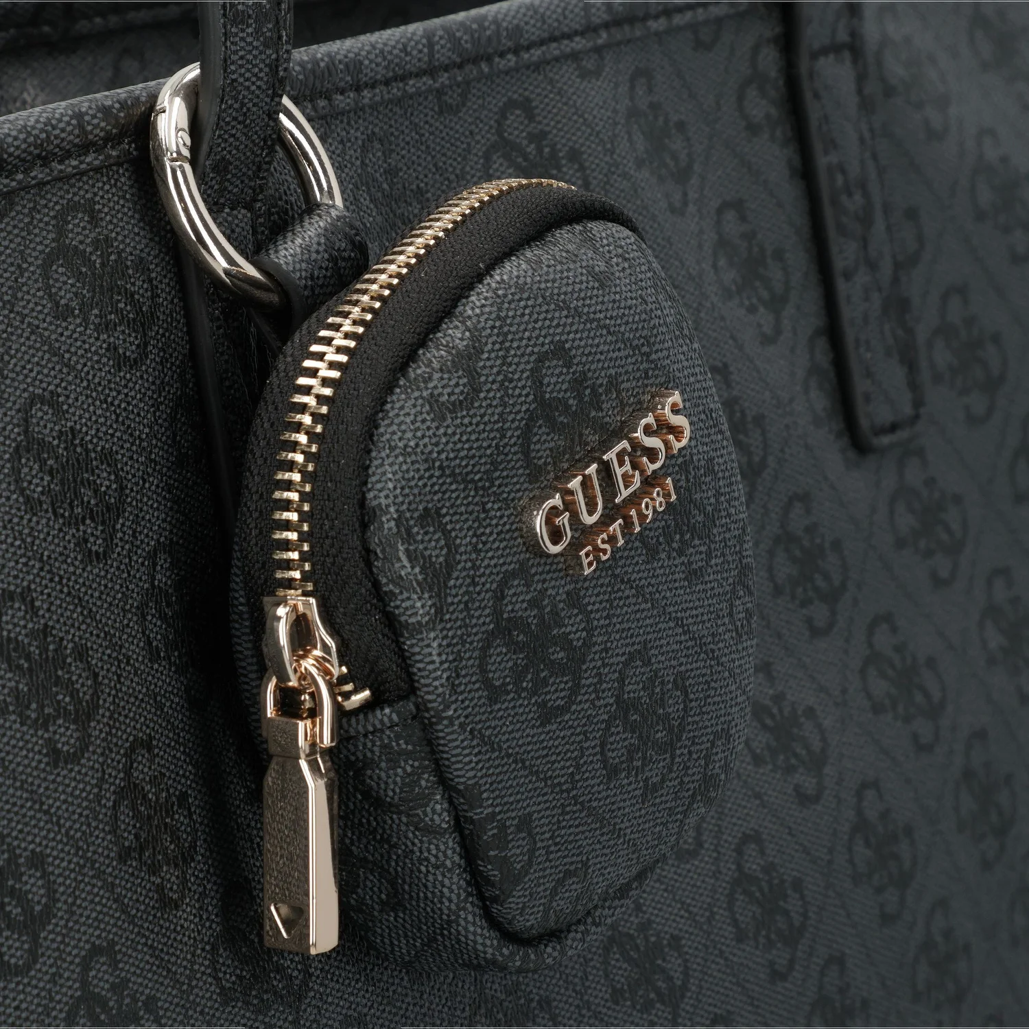 GUESS Power Play II 15.6 laptop - shopper coal logo