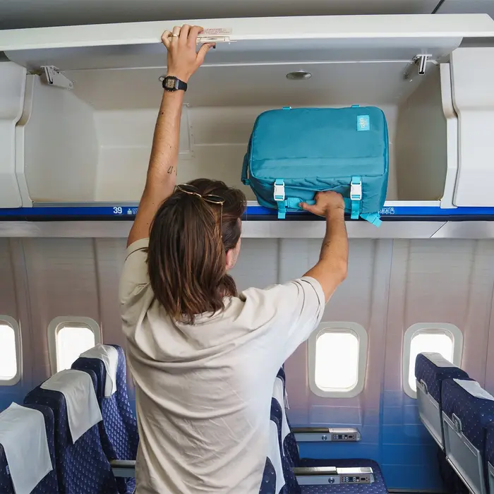 Cabin Zero CabinZero Classic 44L ultra light bali blue