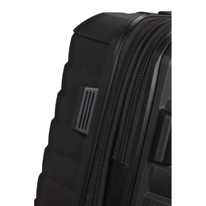 American Tourister American Tourister Flytwist 55 cm EXP. Spinner zwart