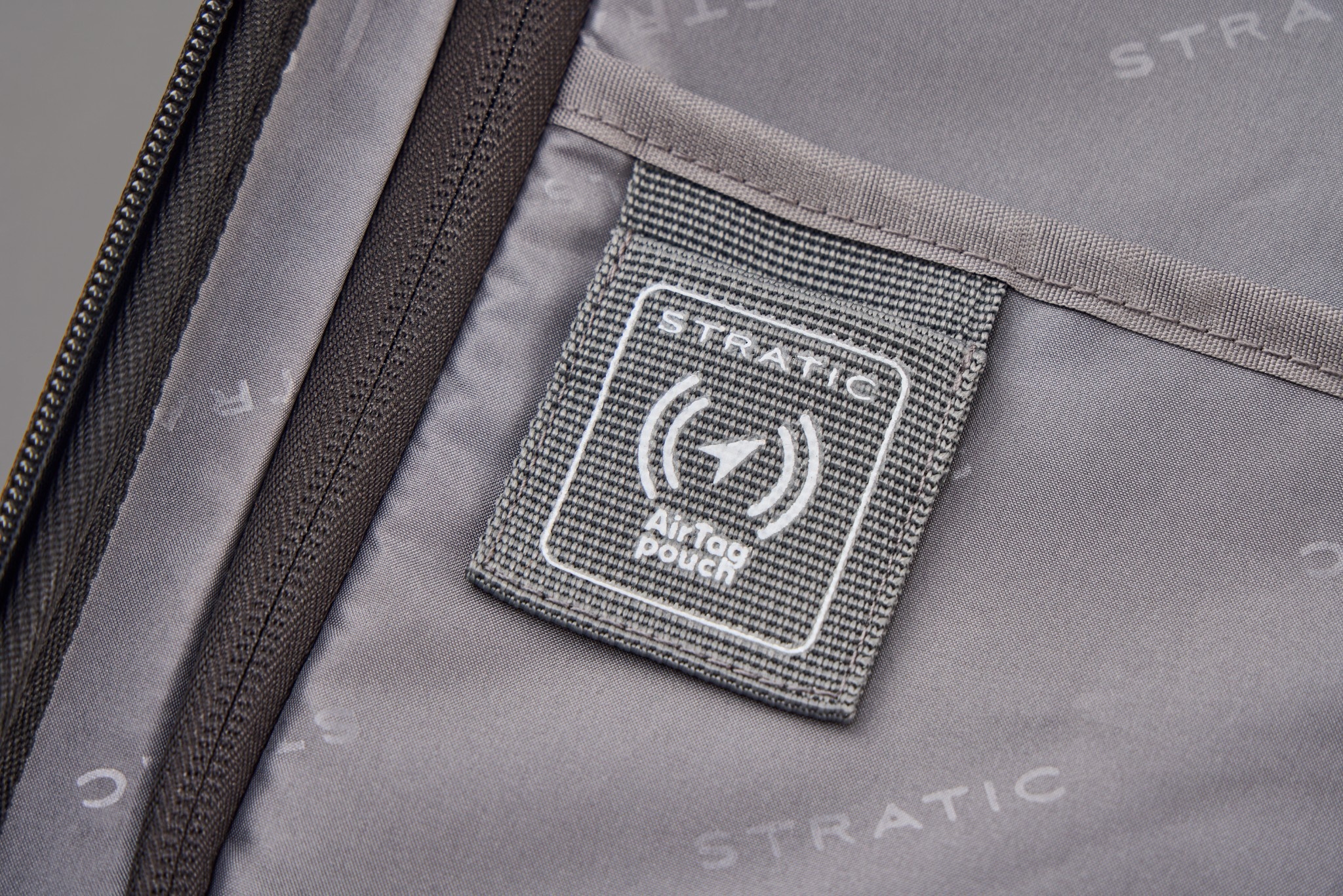 Stratic Stratic Novium SL handbagage 4wiel-Trolley S 37-42L EXP. sand
