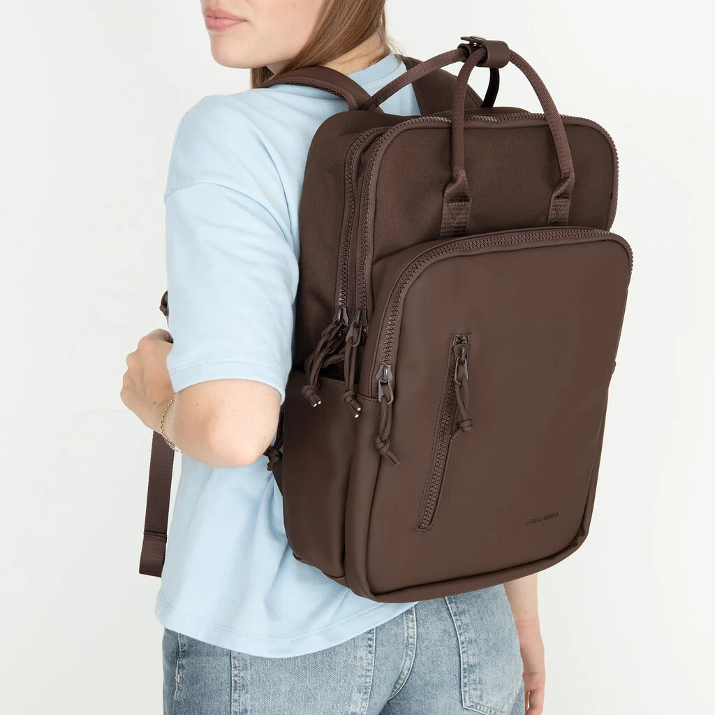 New Rebels New Rebels William Milwaukee 15.6" handel backpack bruin