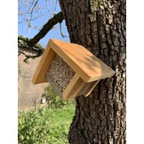 Kleinere bijenhotel voor wilde bijen e.a. nuttige insecten