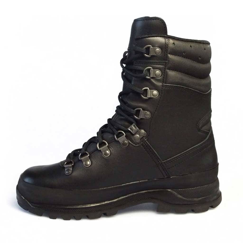 lowa military boots black