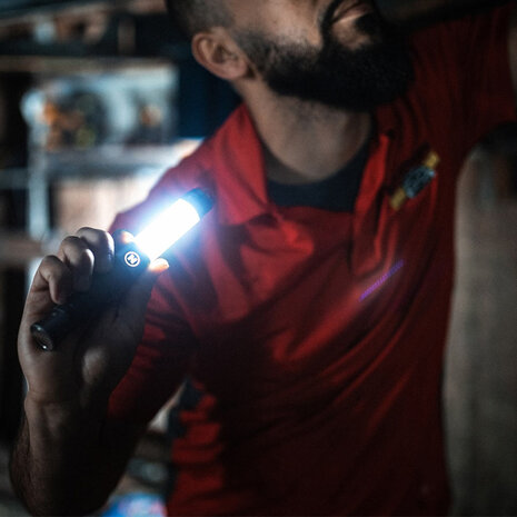 Nebo Big Larry 3 Clam Zaklamp