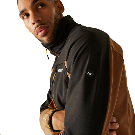 Regatta Moutdale Nut Brown Softshell Jas Heren Regatta Moutdale Nut Brown Softshell Jas Heren