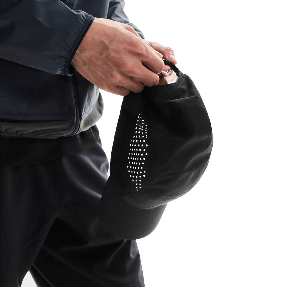 On Running Lightweight Zwart Cap