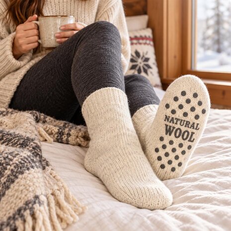 Woolwear of Scandinavia 80% Wol Antislip Ecru Huissokken Woolwear of Scandinavia 80% Wol Antislip Ecru Huissokken