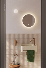 InBe 9 fontein 43cm, met handdoekhouder, beige Microrazzo beton, met kraangat rechts, met afsluitbare afvoerplug met Microrazzo cover.