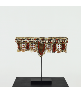 Necklace on stand B36 H32