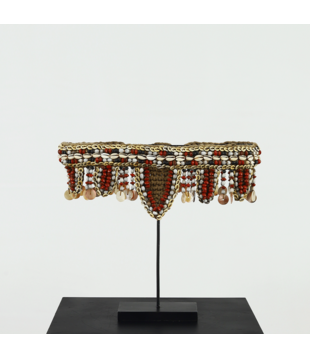 Necklace on stand B36 H32