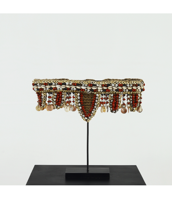 Necklace on stand B36 H32