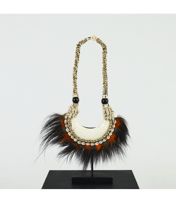 Halsketting op statief B28 H60