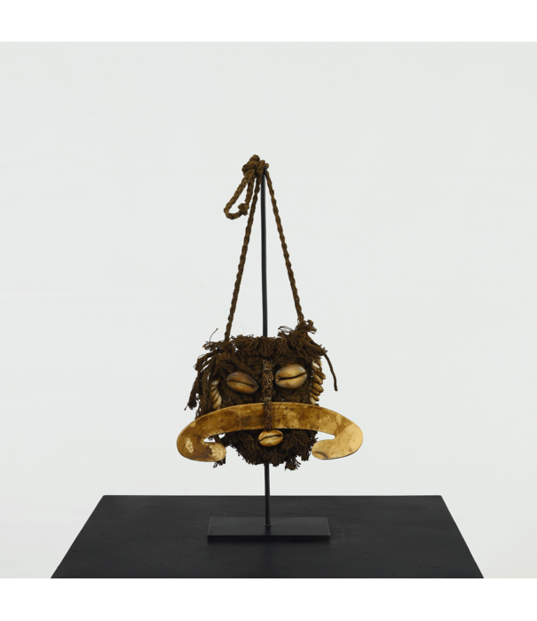 Necklace on stand B15 H38