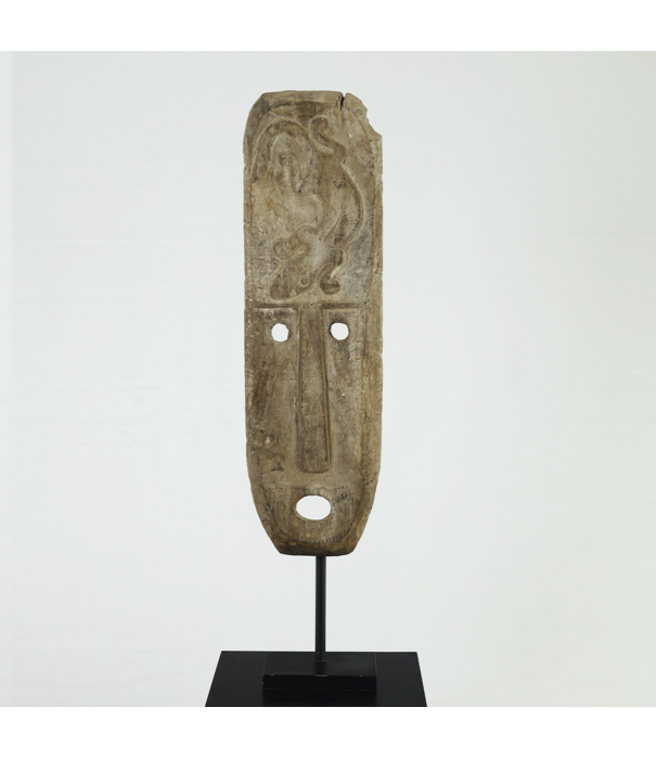 Exclusive statue on stand B20 H80