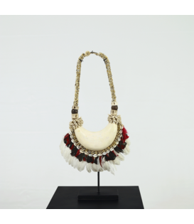 Necklace on stand B28 H60