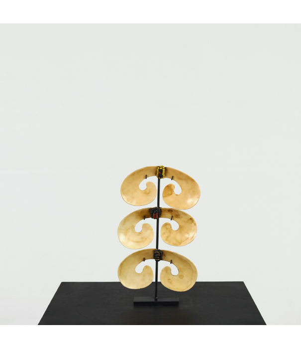 Necklace on stand B15 H25