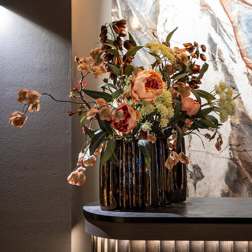 Oval pots & vases