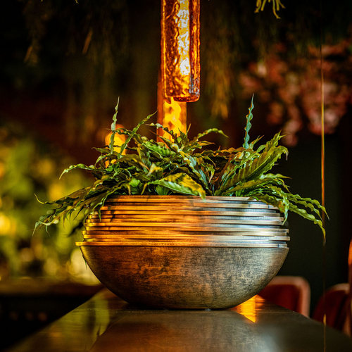 Oval pots & vases