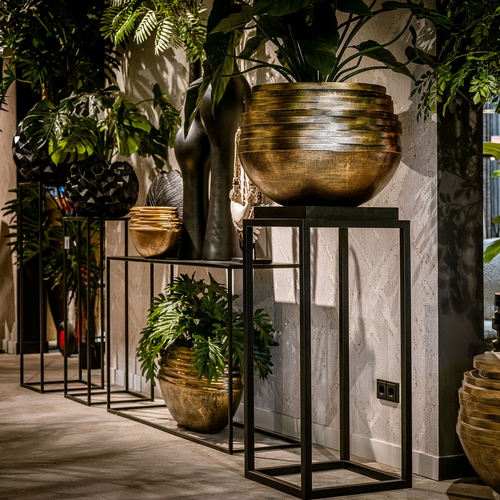 Frames, Sidetables & Pillars
