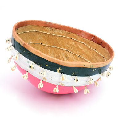 Kalebas (half) Ø 40 - 44 cm, met kauri-schelpjes