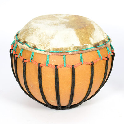 Kalebasdrum Bara 3, drum van Kalebas en geitenvel, Bouba