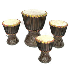 Zithoek in Afrikaanse stijl, tafel + 3 krukjes, Ivoorkust