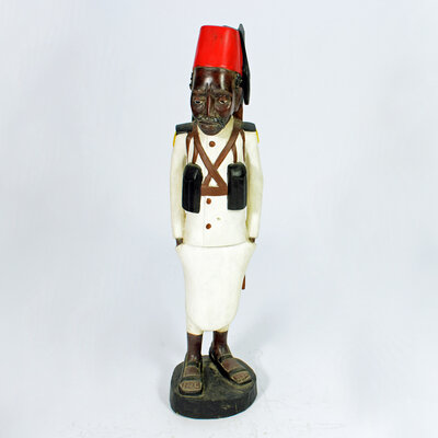 Colon beeld, militair, 85 cm hoog