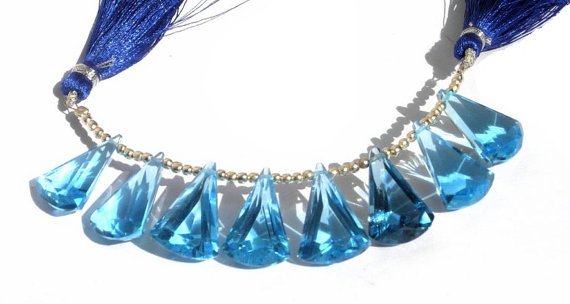 Swiss Blue Quartz briolettes (per stuk)
